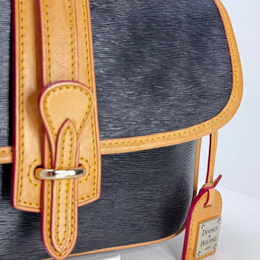 Vintage Dooney & Bourke Black Leather Flap Crossbody EUC - Picture 9 of 16